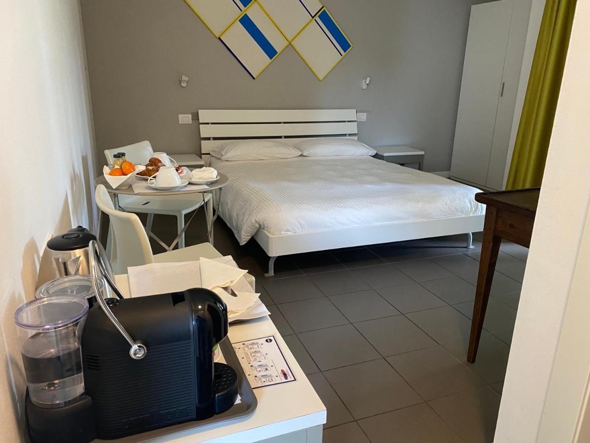 B&B Warmup Grosseto - Parcheggio Incluso Nella Corte Interna Екстериор снимка