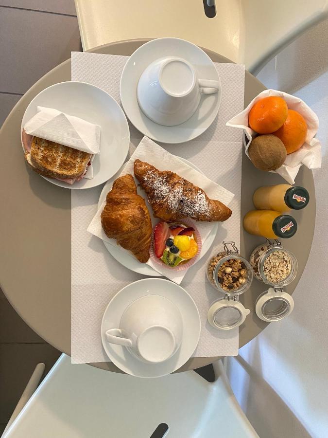 B&B Warmup Grosseto - Parcheggio Incluso Nella Corte Interna Екстериор снимка