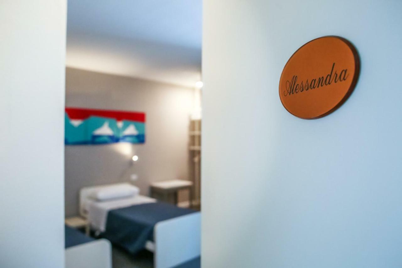 B&B Warmup Grosseto - Parcheggio Incluso Nella Corte Interna Екстериор снимка